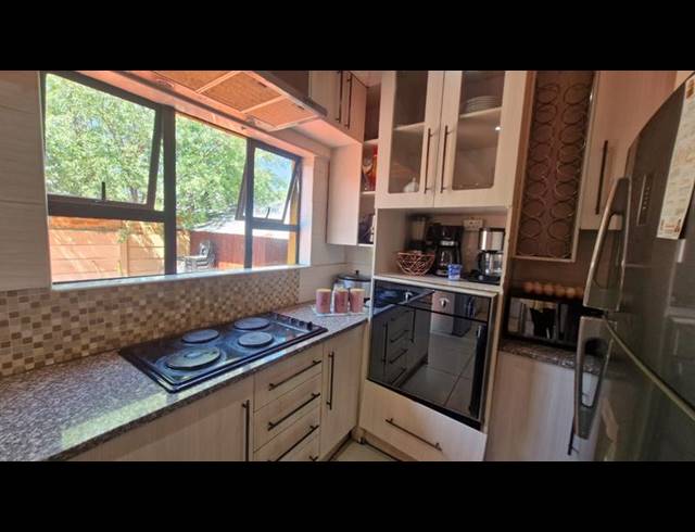 5 BEDROOM HOUSE FOR SALE IN BRACKENDOWNS